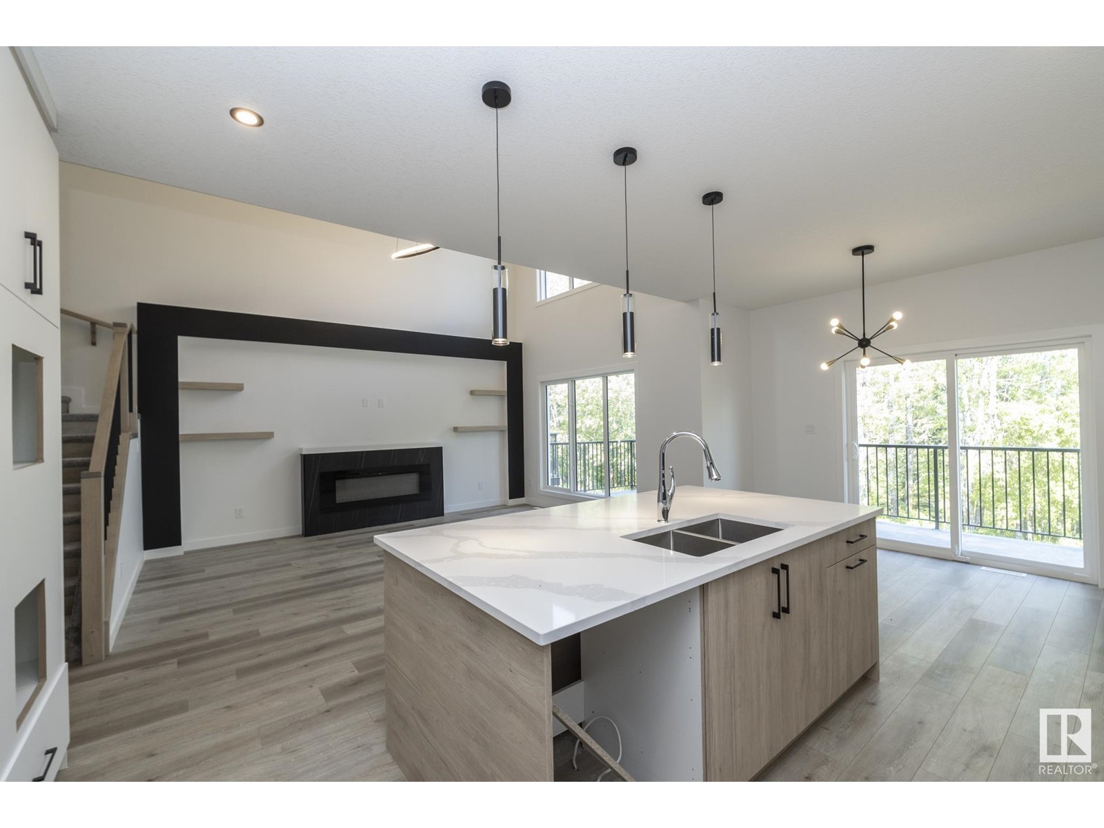 Home 2 - Image 4