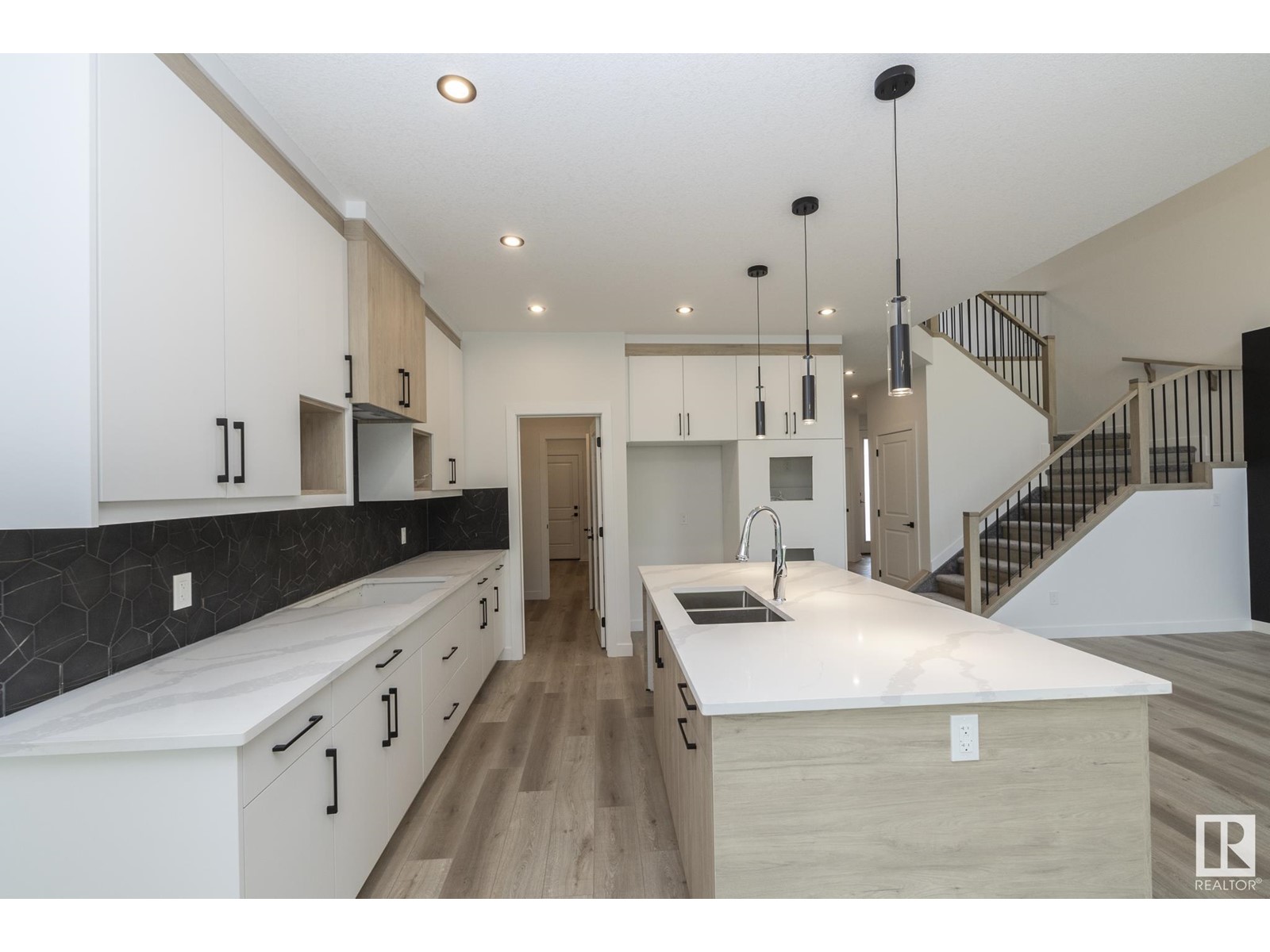 Home 2 - Image 21