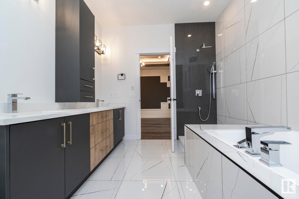 Home 3 - Image 16