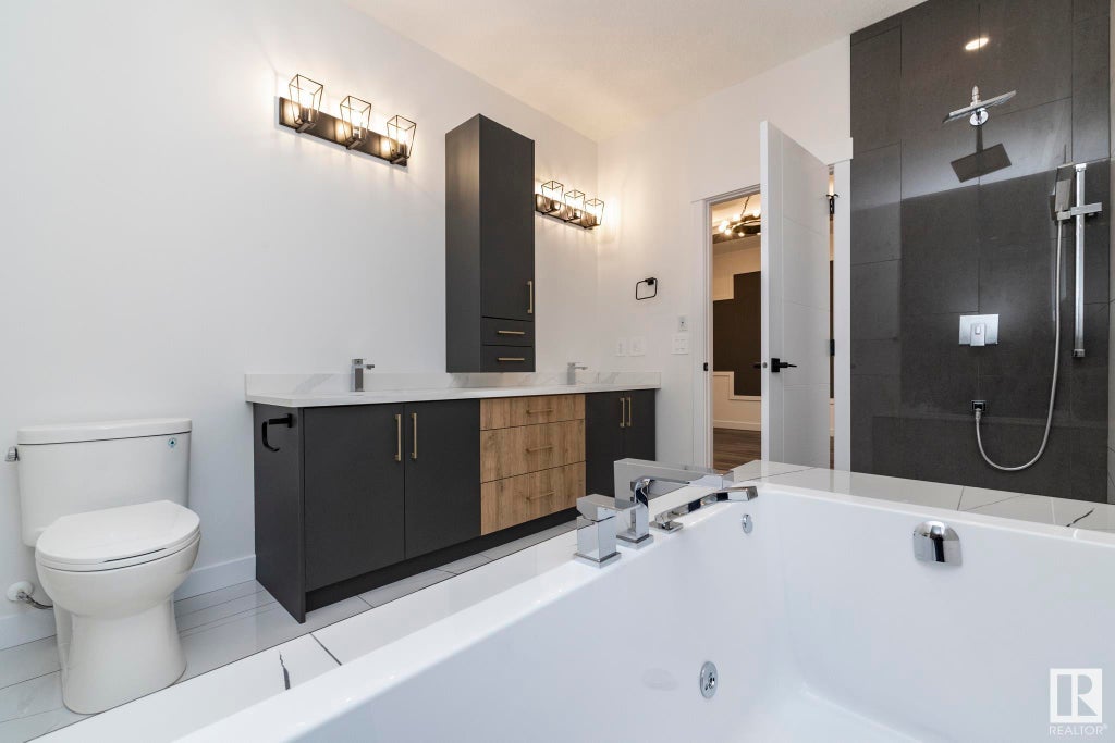 Home 3 - Image 17